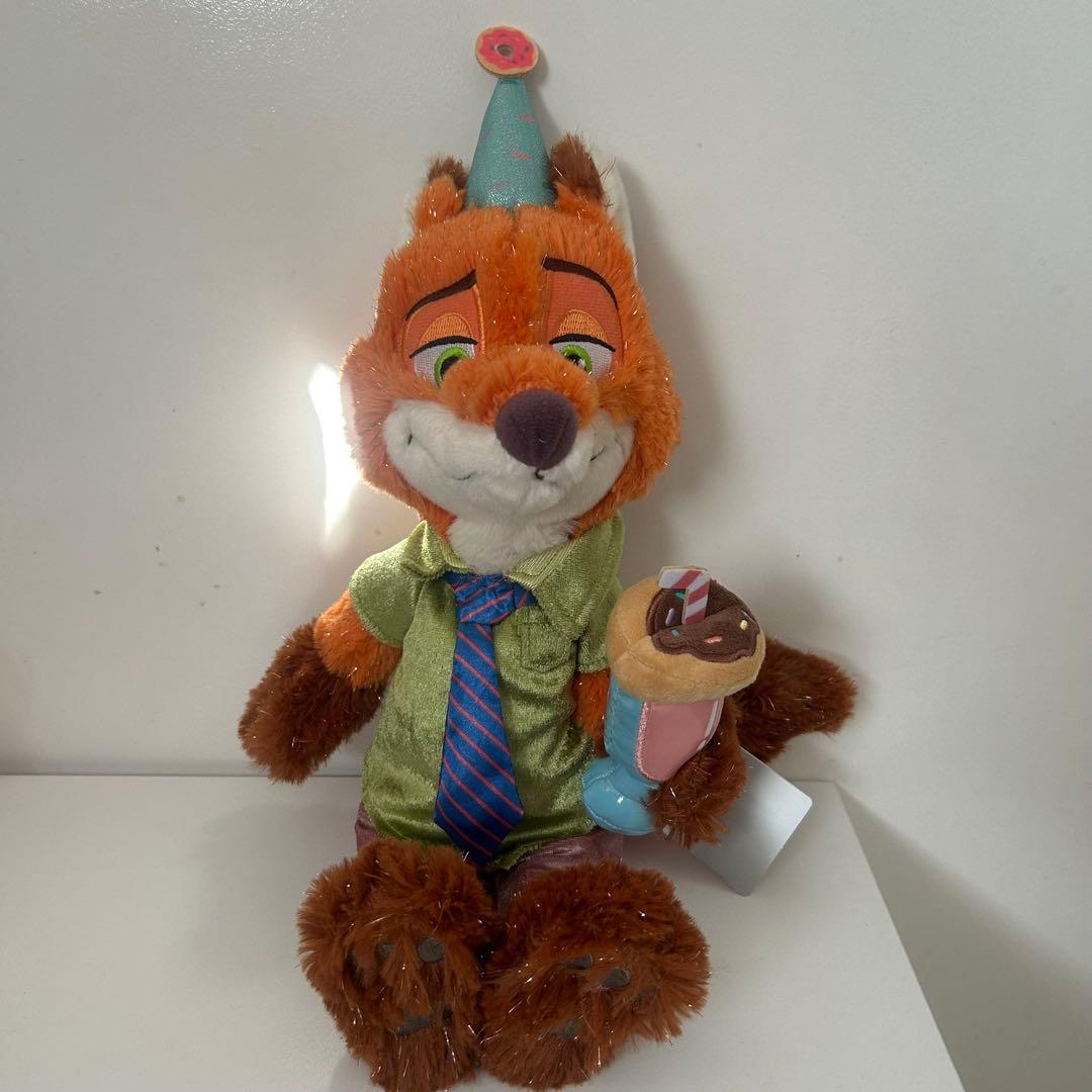 ディズニーストア　ズートピア　ニック　ぬいぐるみ　10周年 公式】ディズニーストア.jp | ニック・ワイルド ぬいぐるみ 10TH