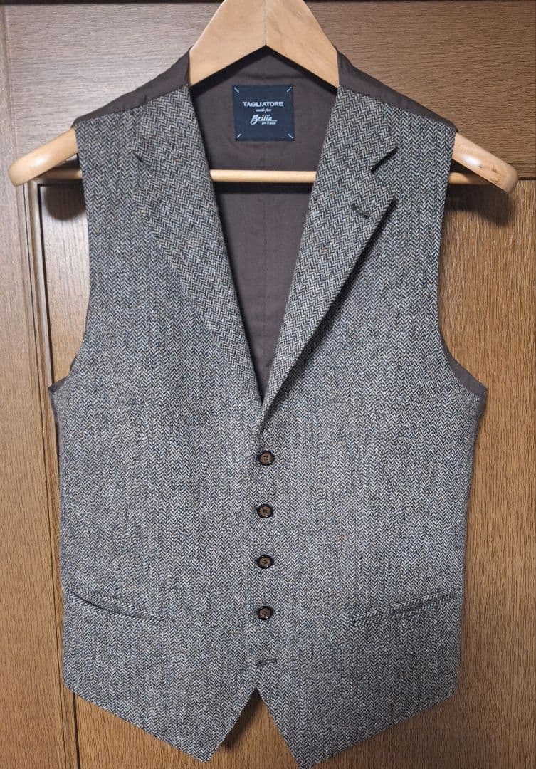 タリアトーレ　ヘリンボーンジレ TAGLIATORE＞レジです。いや、ジレです。｜Brilla per il gusto