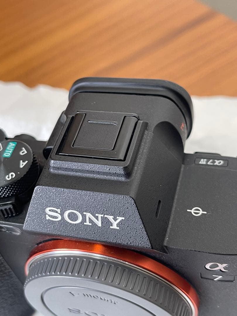 SONY α7 IVミラーレスカメラ 本体とsony純正バッテリー2個