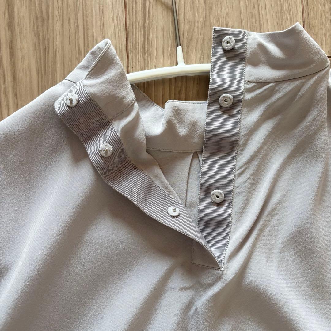 ソージュ soeju シルクストレッチブラウス ボウタイ 2way グレー