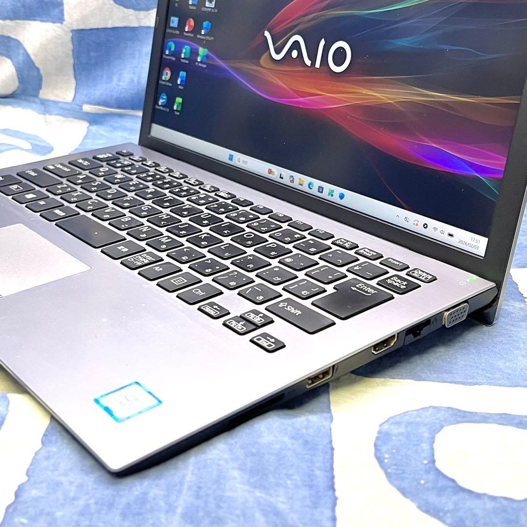 第8世代！人気VAIO♪快適SSD☆i5☆お洒落シルバーPC♪カメラ！Win11