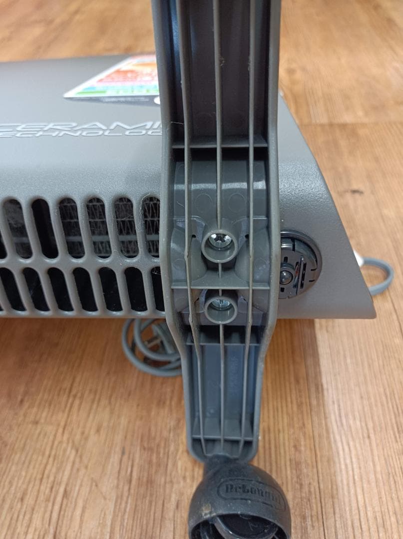 都《UHSJA》De'Longhi　デロンギ　コンベクターヒーター　HXJ60L