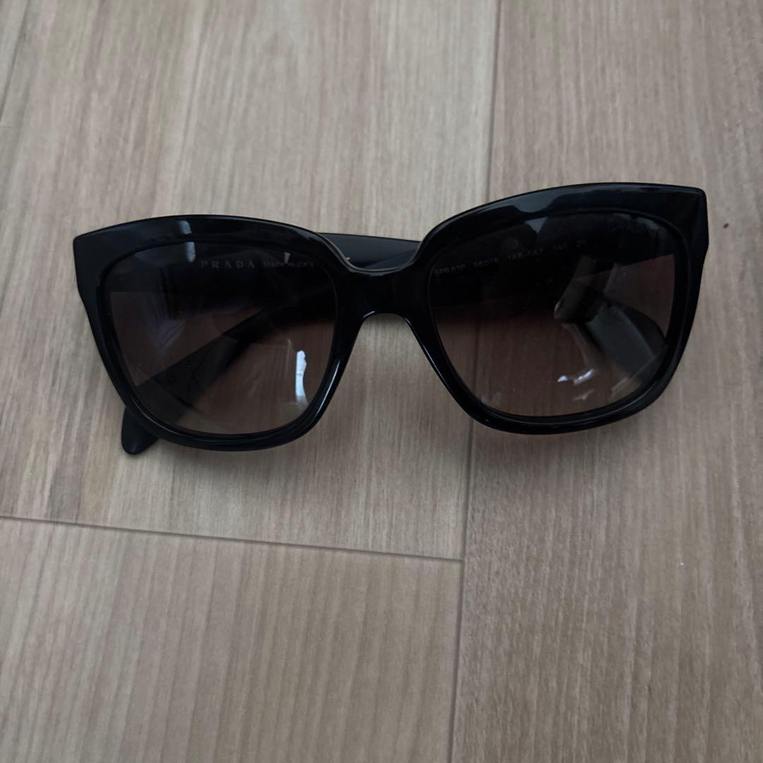 PRADA ブラック キャットアイ サングラス - メルカリ