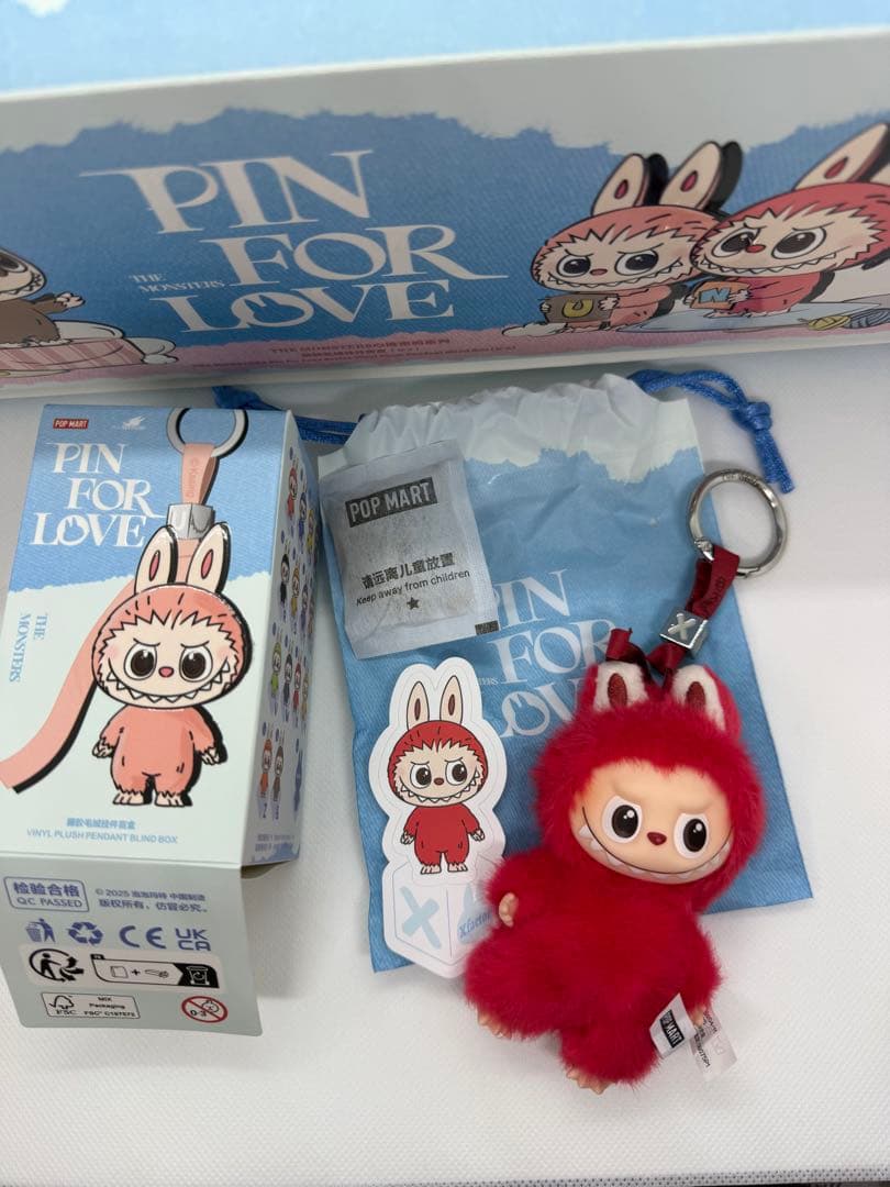 LABUBU PIN FOR LOVE ラブブ イニシャルキーホルダー X - メルカリ