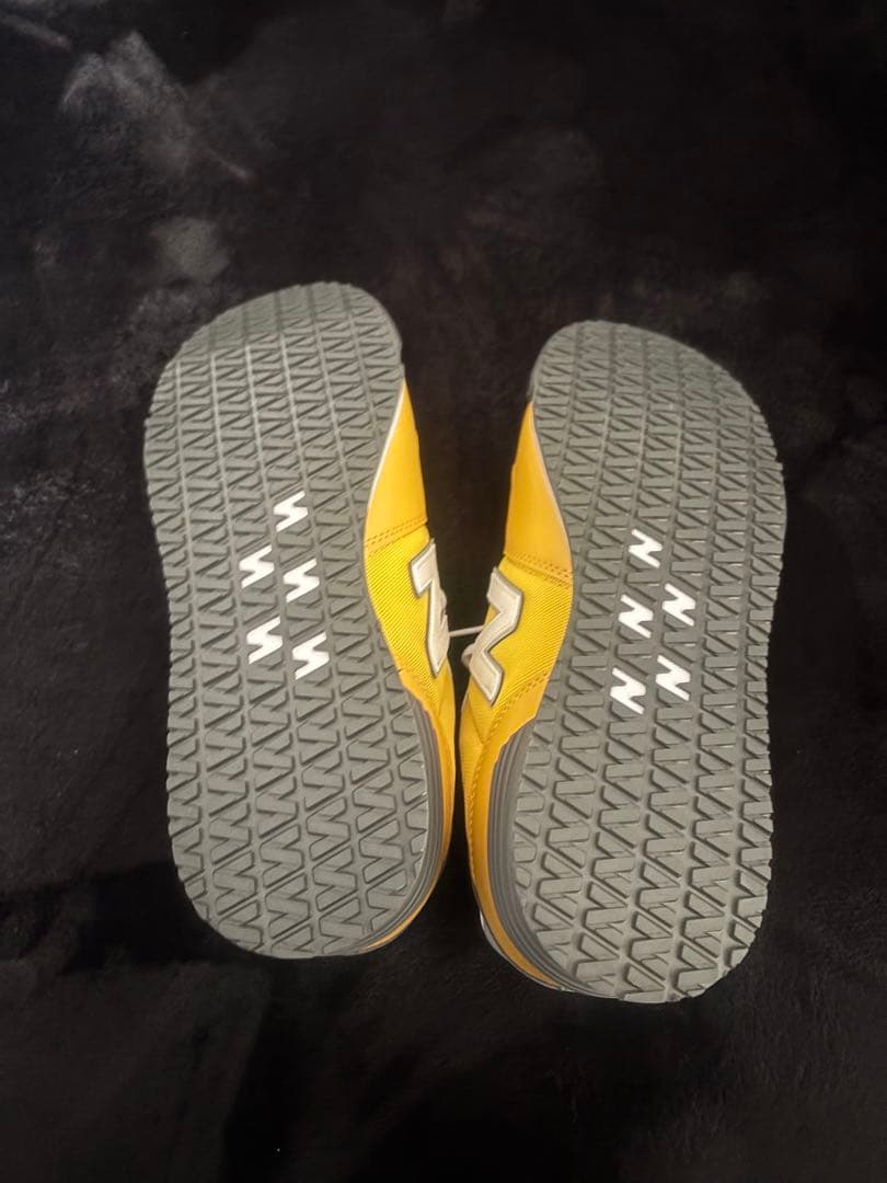 New Balance イエロー スニーカー 安全靴