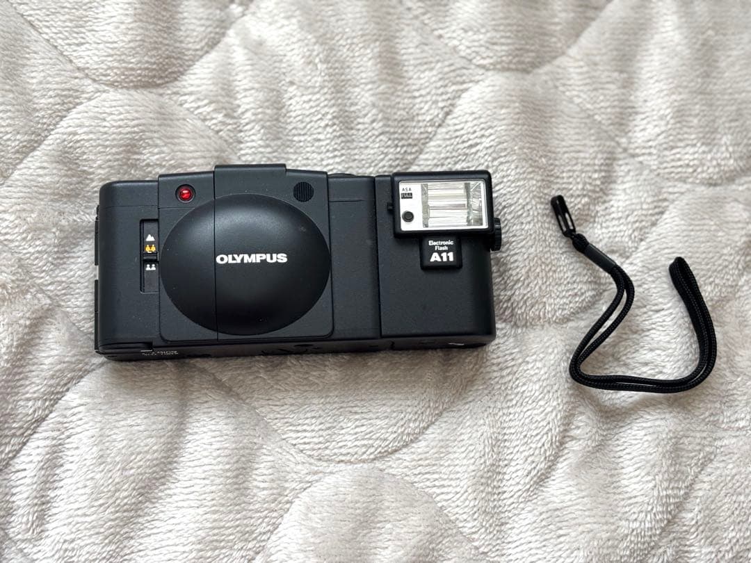 オリンパス OLYMPUS XA2 A11付きフィルムカメラ - メルカリ