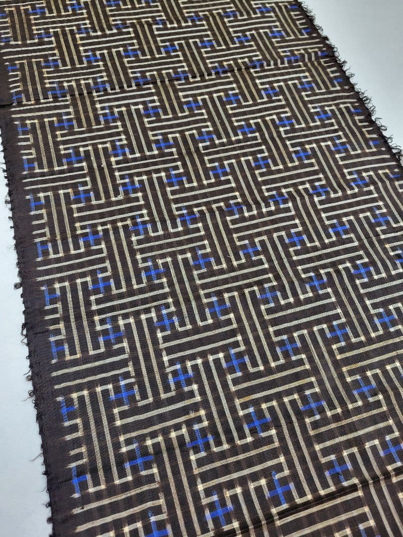 逸品】【希少】本場奄美大島紬 秋名バラ 反物 龍郷 正絹 青4玉 - メルカリ