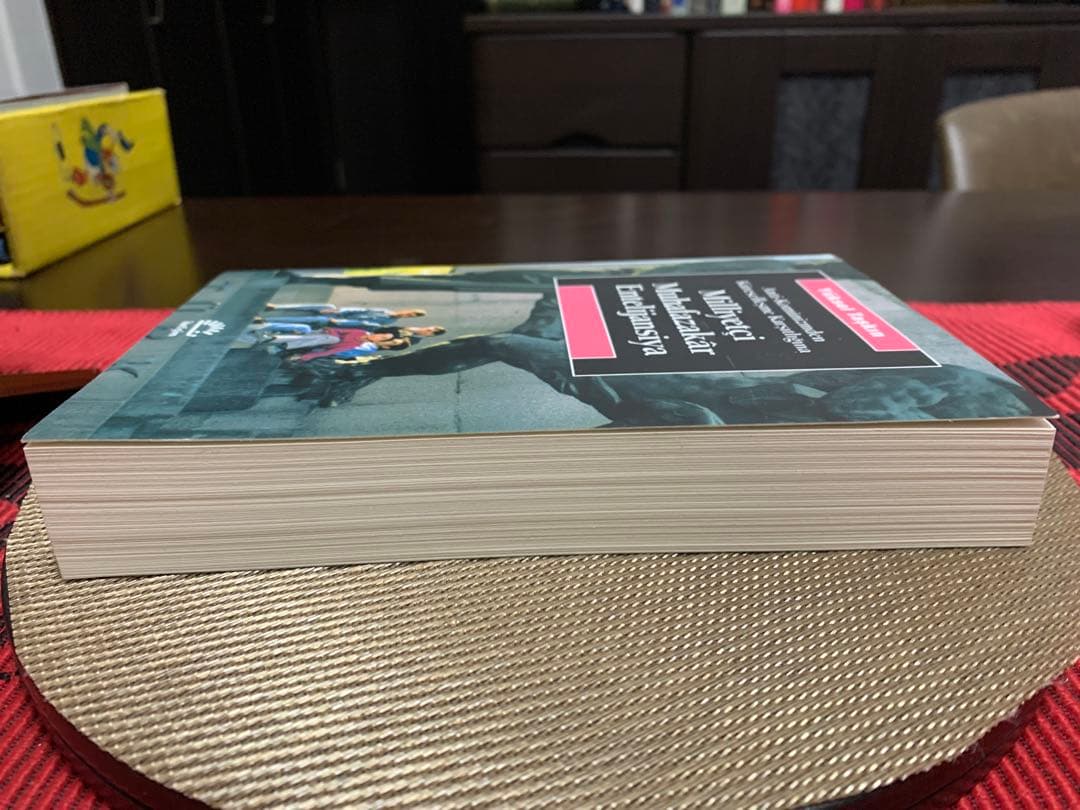 希少 Milliyetçi Muhafazakâr Entelijansiya - メルカリ