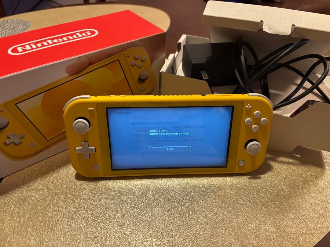 Nintendo Switch Lite イエロー 充電器付き