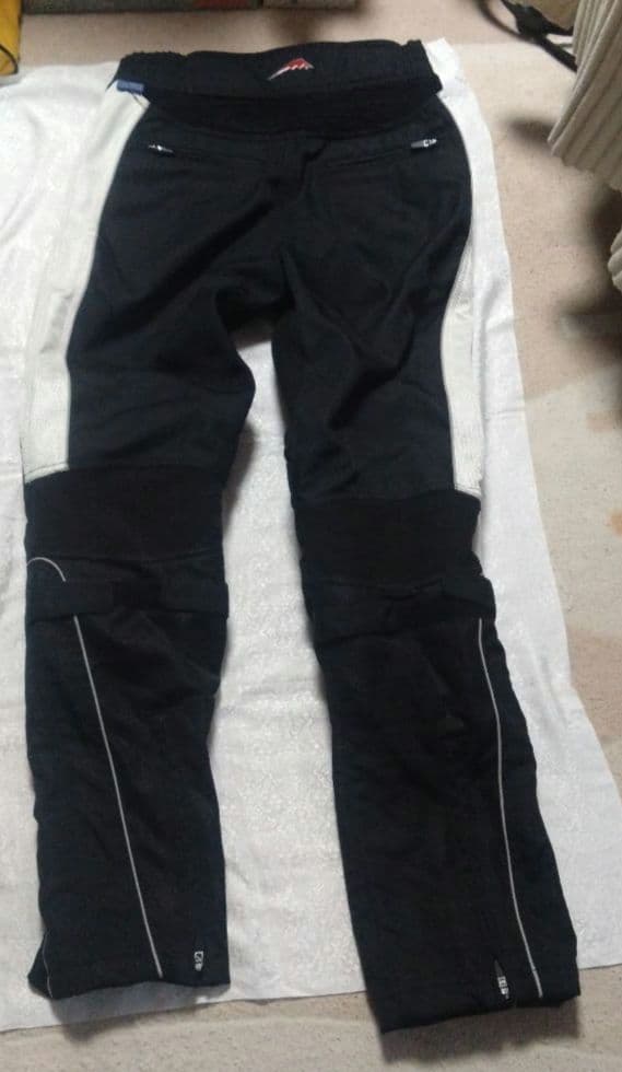 クシタニバイクパンツ ハードサポーター付き 腰にもパット付き サイズ