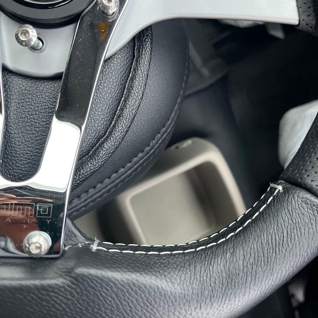 美品 モモ ステアリング トレック r ハンドル - メルカリ