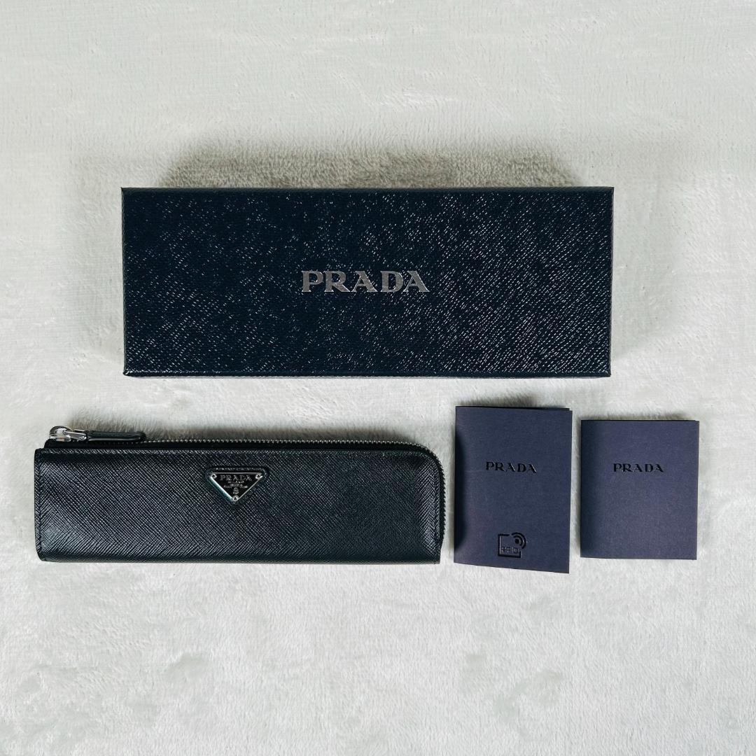 新品未使用 プラダ ペンケース サフィアーノ トライアングルロゴ
