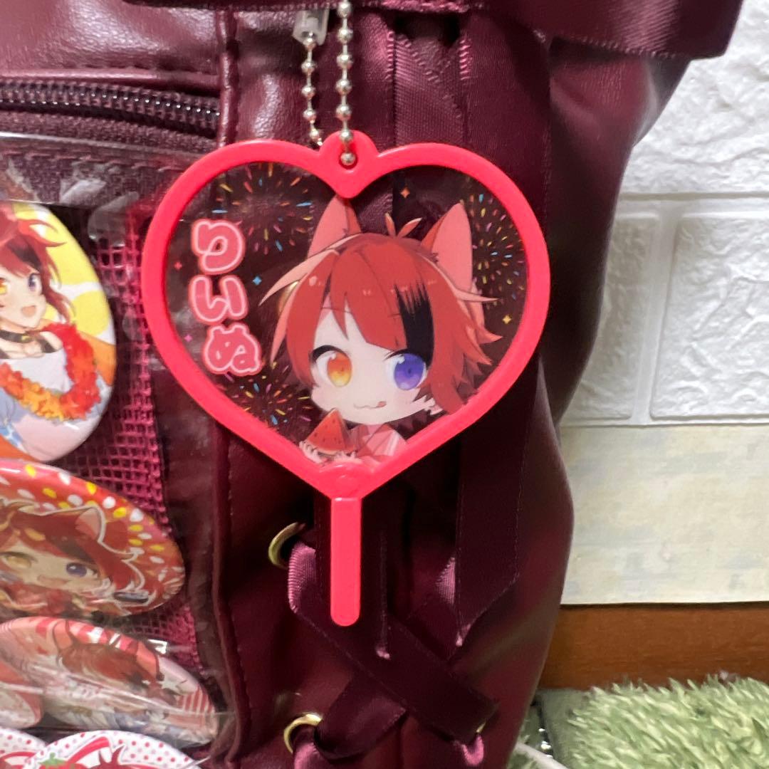 すとぷり 莉犬 缶バッジ付きワインレッドA3痛バッグ WEGO - メルカリ