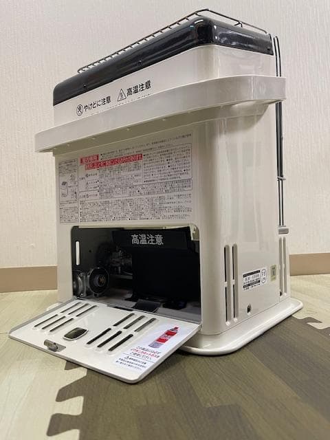 Iwatani カセットガスストーブ デカ暖 CB-STV-DKD ホワイトの通販はau