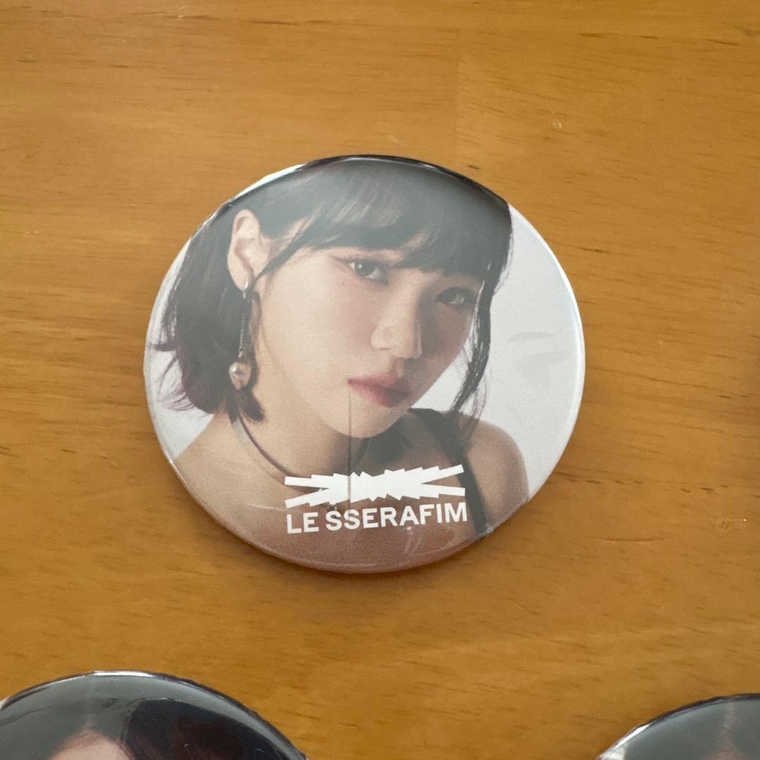 LE SSERAFIM 東京公演 限定缶バッジ - メルカリ