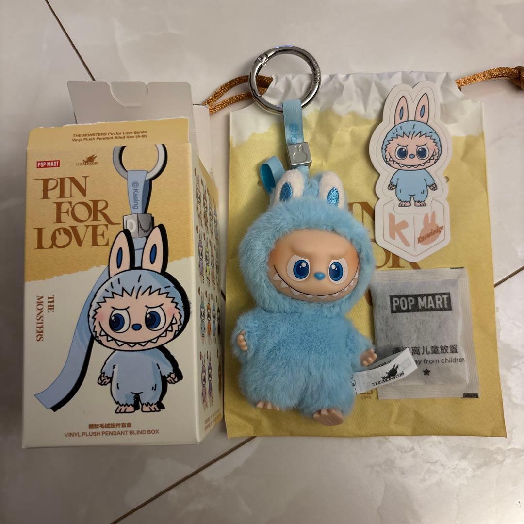 LABUBU PIN FOR LOVE ラブブ イニシャルキーホルダー K - メルカリ