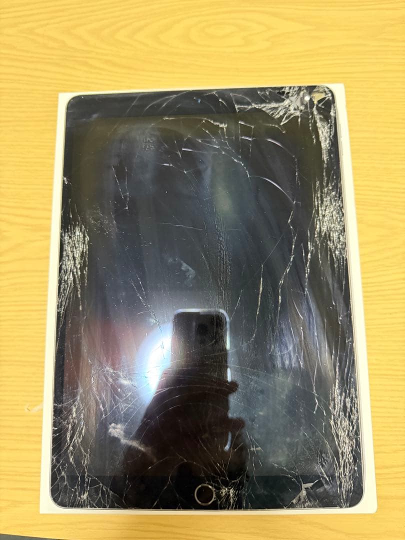 iPad Air3 Wi-Fi 画面割れあり iPad Air3】ガラス割れでボロボロでも即日修理可能 | 【スマホ修理王