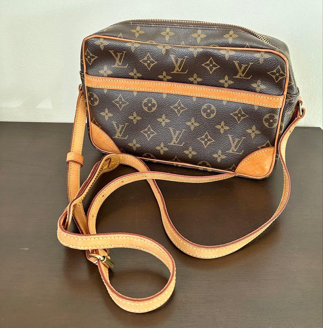 【本日限り値下げ】Louis Vuitton モノグラム ショルダーバッグ 国内発送☆直営店レシート付】LV モノグラム ショルダーバッグ (Louis
