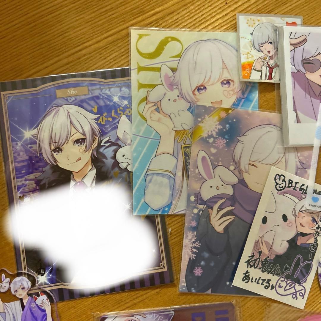 いれいす 初兎 グッズ レア物有(バラ売り可) - メルカリ