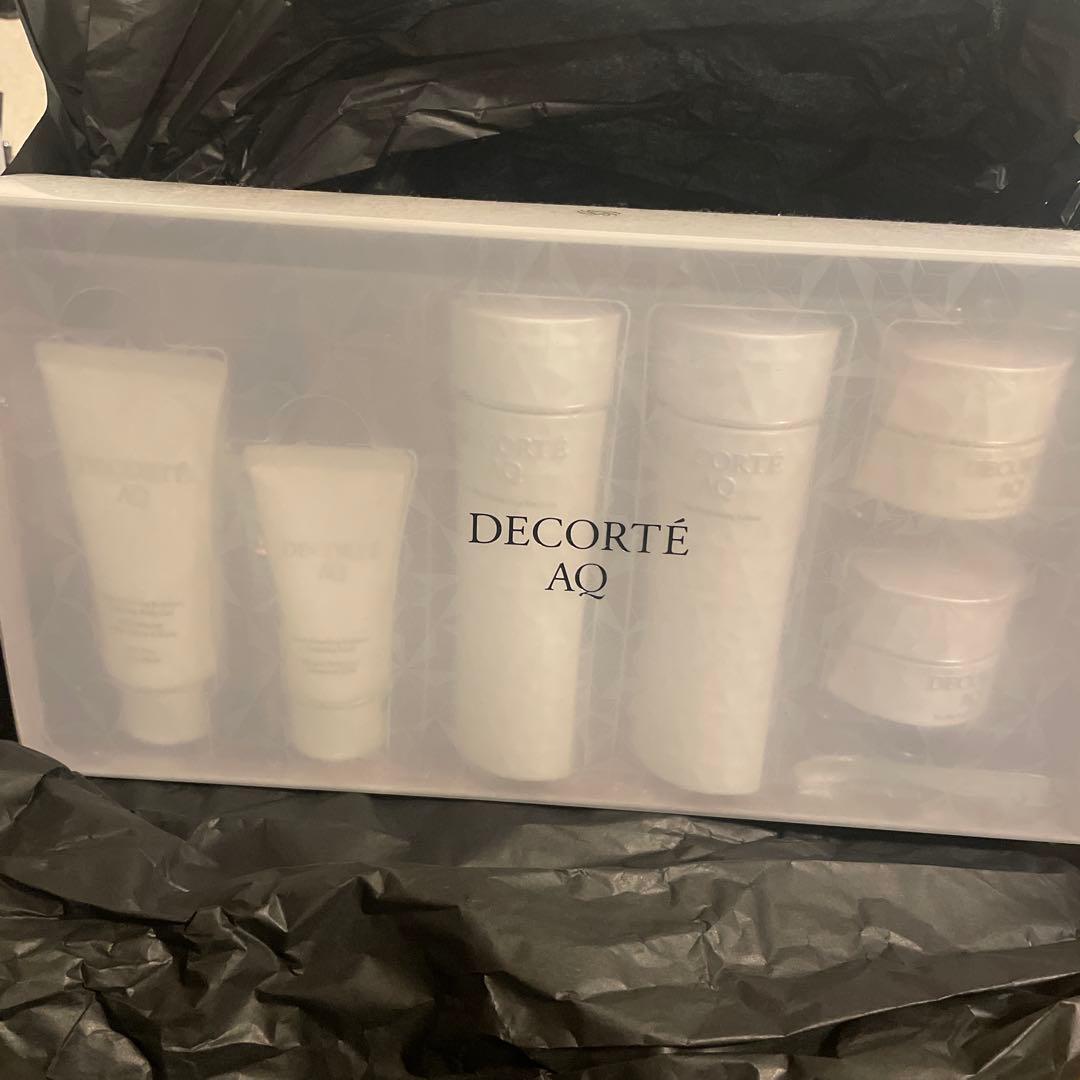 コスメデコルテAQブライトラディアンスコフレI コスメデコルテ / AQ ブライト ラディアンス コフレIの公式商品情報