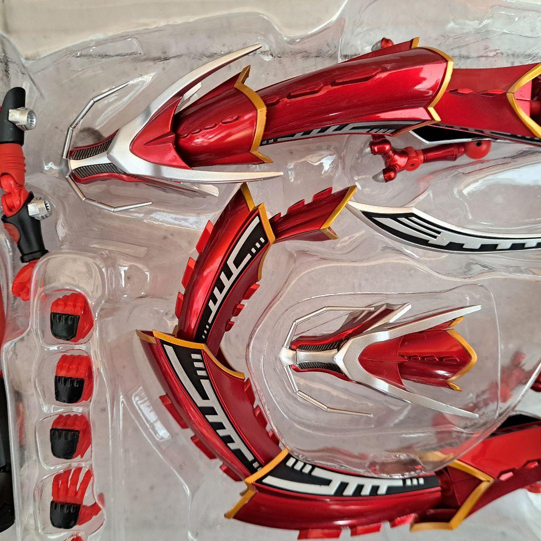 S.H.Figuarts 仮面ライダー龍騎 & ドラグレッダー