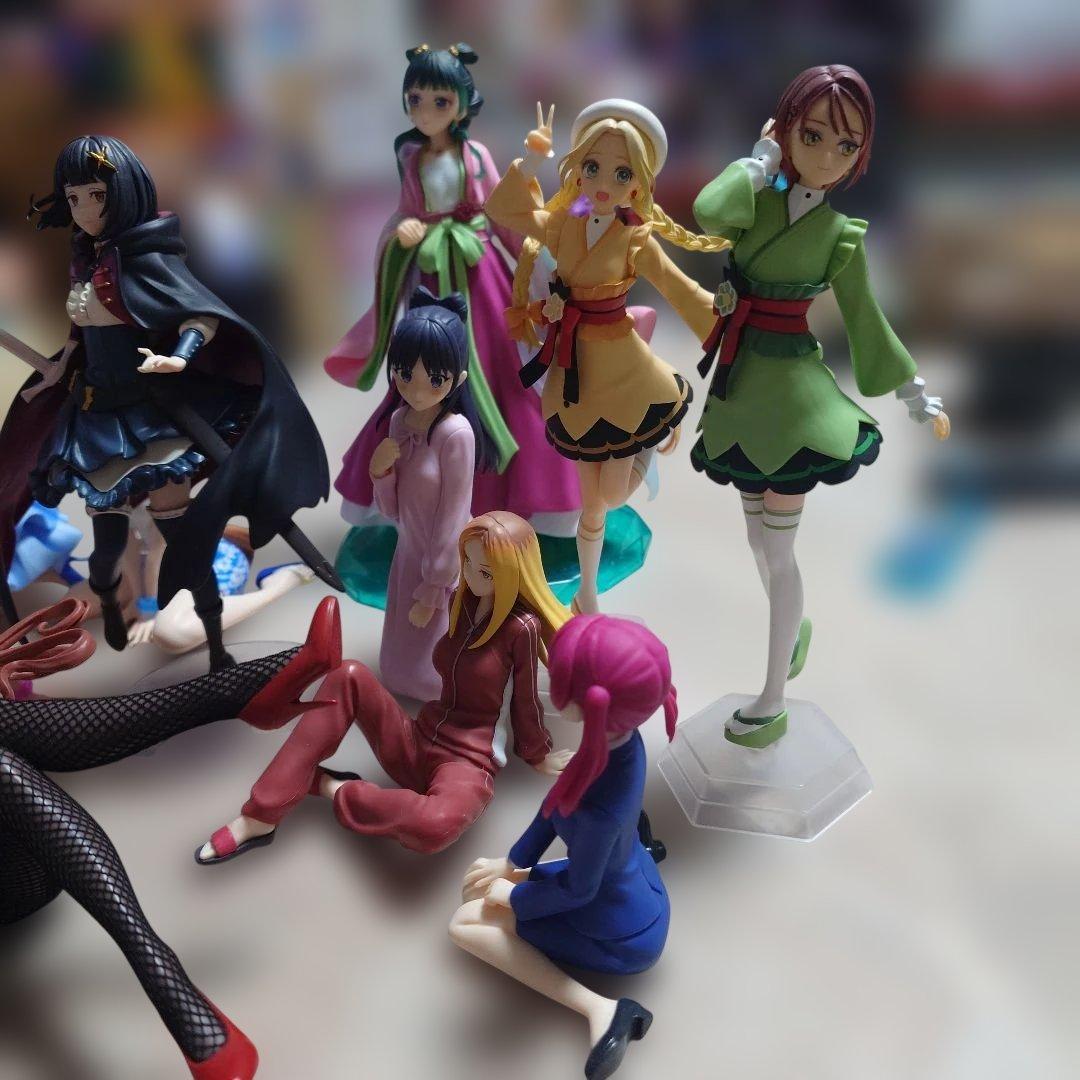 アニメキャラクターフィギュア 11体セット - メルカリ