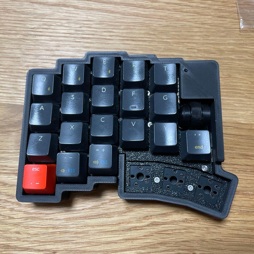 ル*フ様 roBa 無線化Keyball 自作キーボード（おまけ多数） - メルカリ