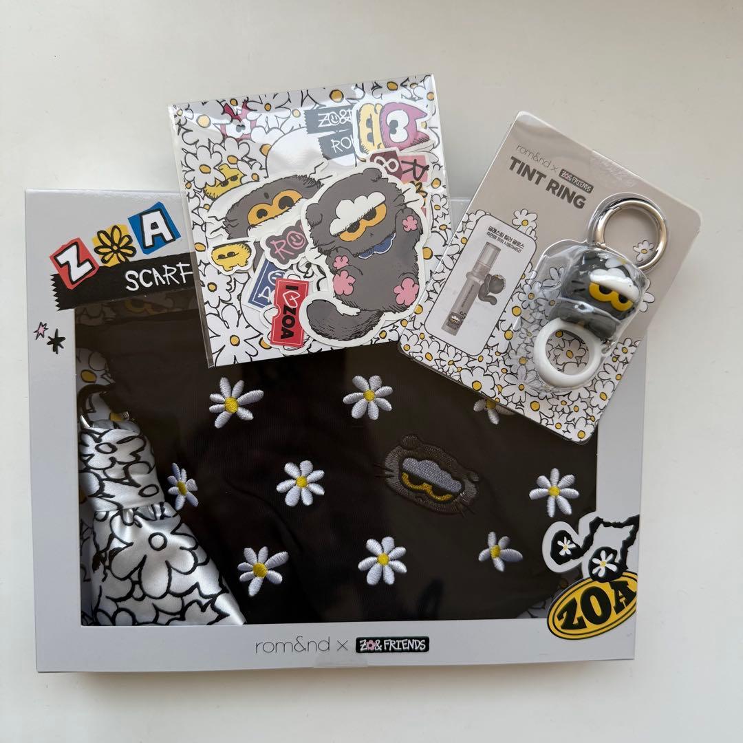 Rom&nd ZO&FRIENDS ZOA 特典 ポーチ キーリング ステッカー - メルカリ