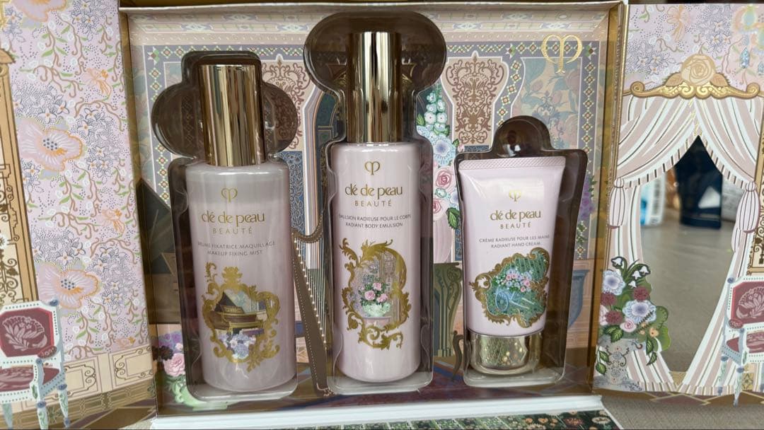 クレドポーボーテ 2024ラディアンスギフトBLUE BLACK 記念品 未開封