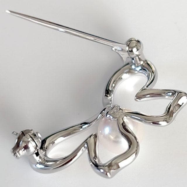 専用MIKIMOTO パール 蝶 ブローチ K18WG 3.9g 約6.5mm