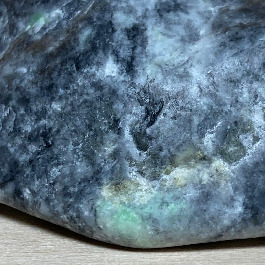 糸魚川翡翠　金山谷　黒×白×翠　黒翡翠　翡翠輝石　原石　107.2ｇ