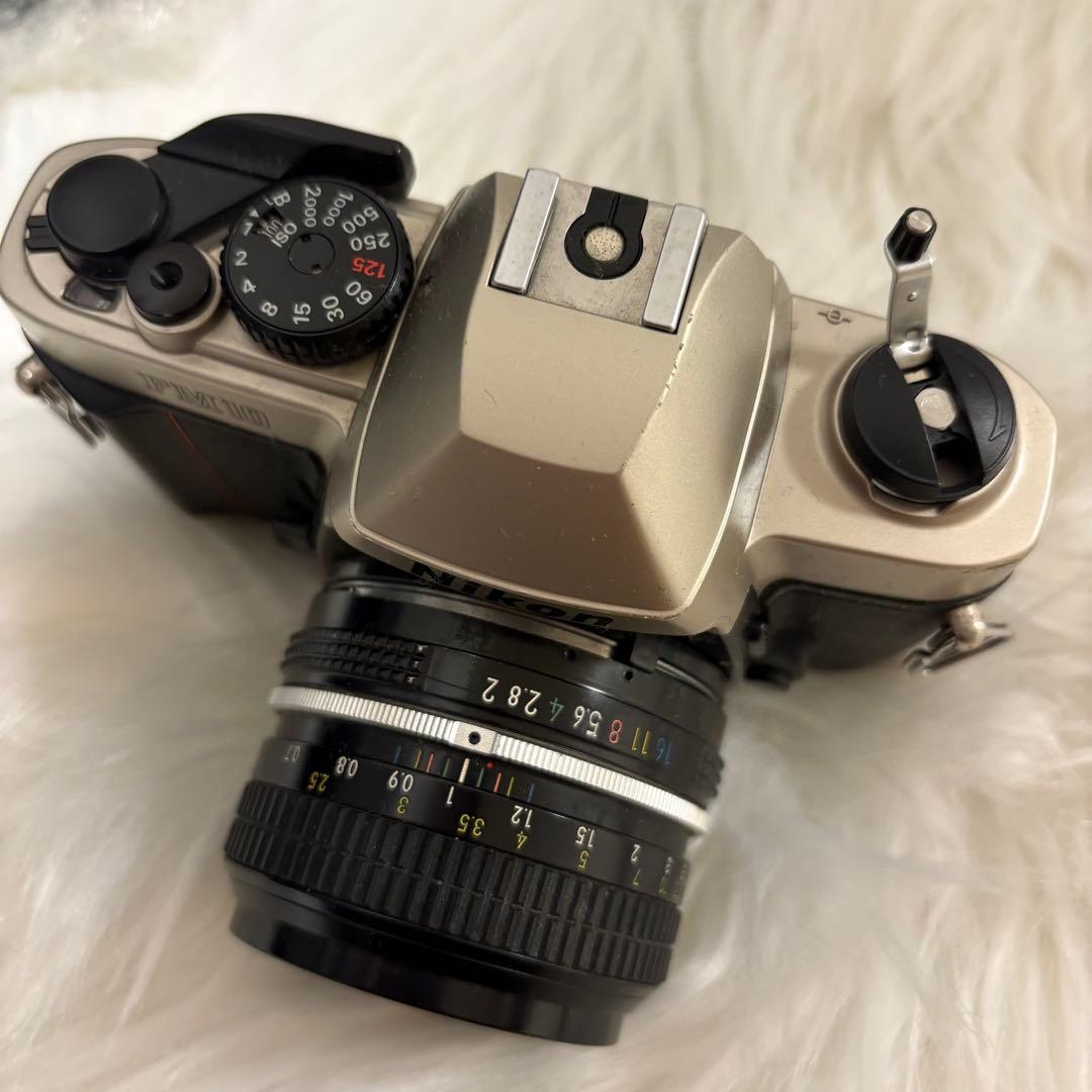 Nikon FM10 一眼レフカメラ Nikkor 50mmレンズ・鞄付き