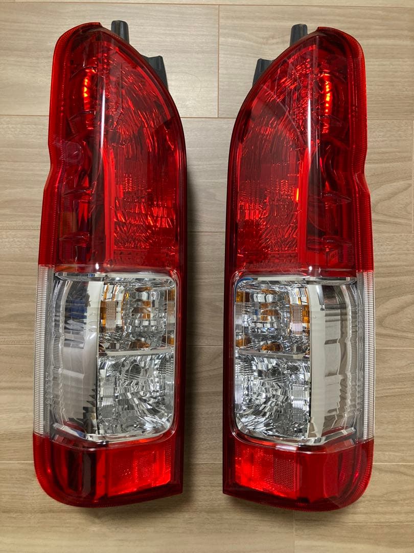 ハイエース　テールライト 純正2個セット ハイエース 純正 タイプ テールライト テールランプ 車検対応 交換