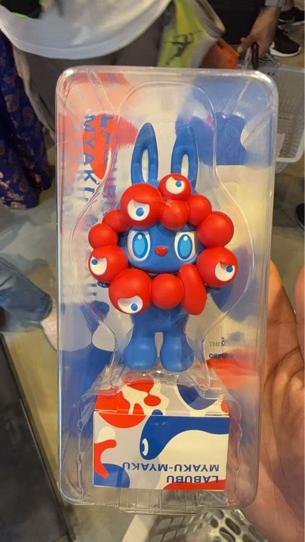 万博 LABUBU MYAKU-MYAKU 】ミャクミャク ラブブ - メルカリ