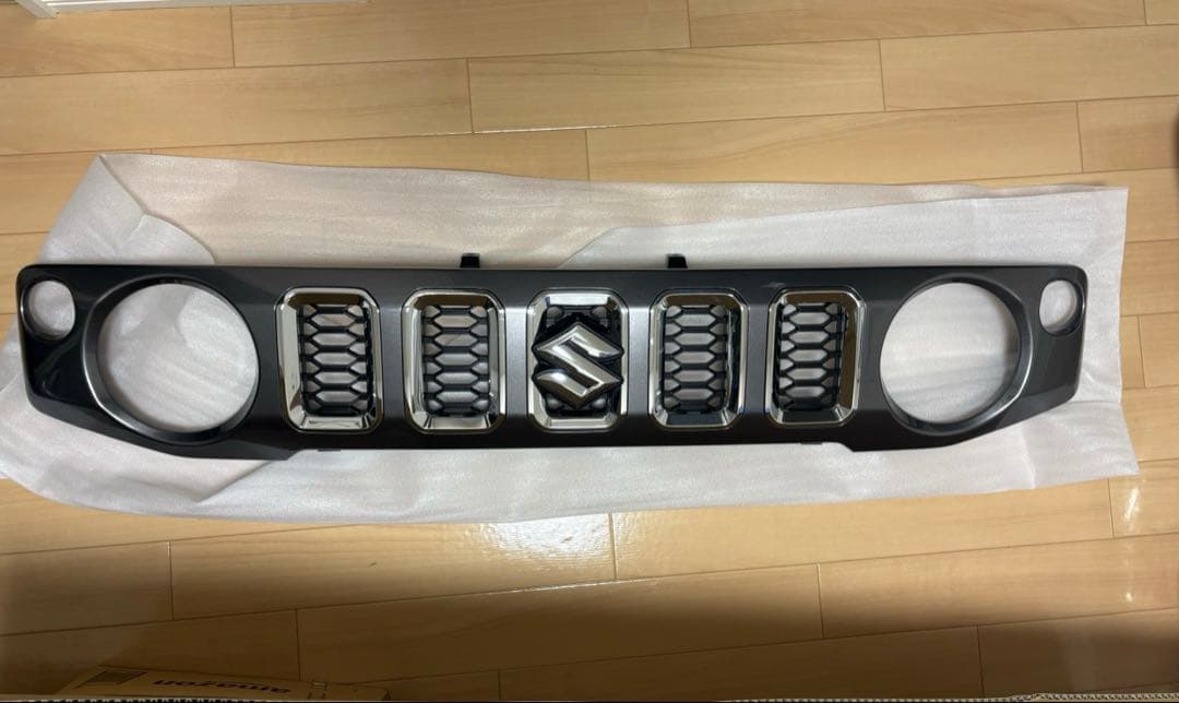 スズキ　ジムニーノマド　フロントグリル Amazon | スズキ純正用 ジムニーノマド (SUZUKI Jimny NOMADE