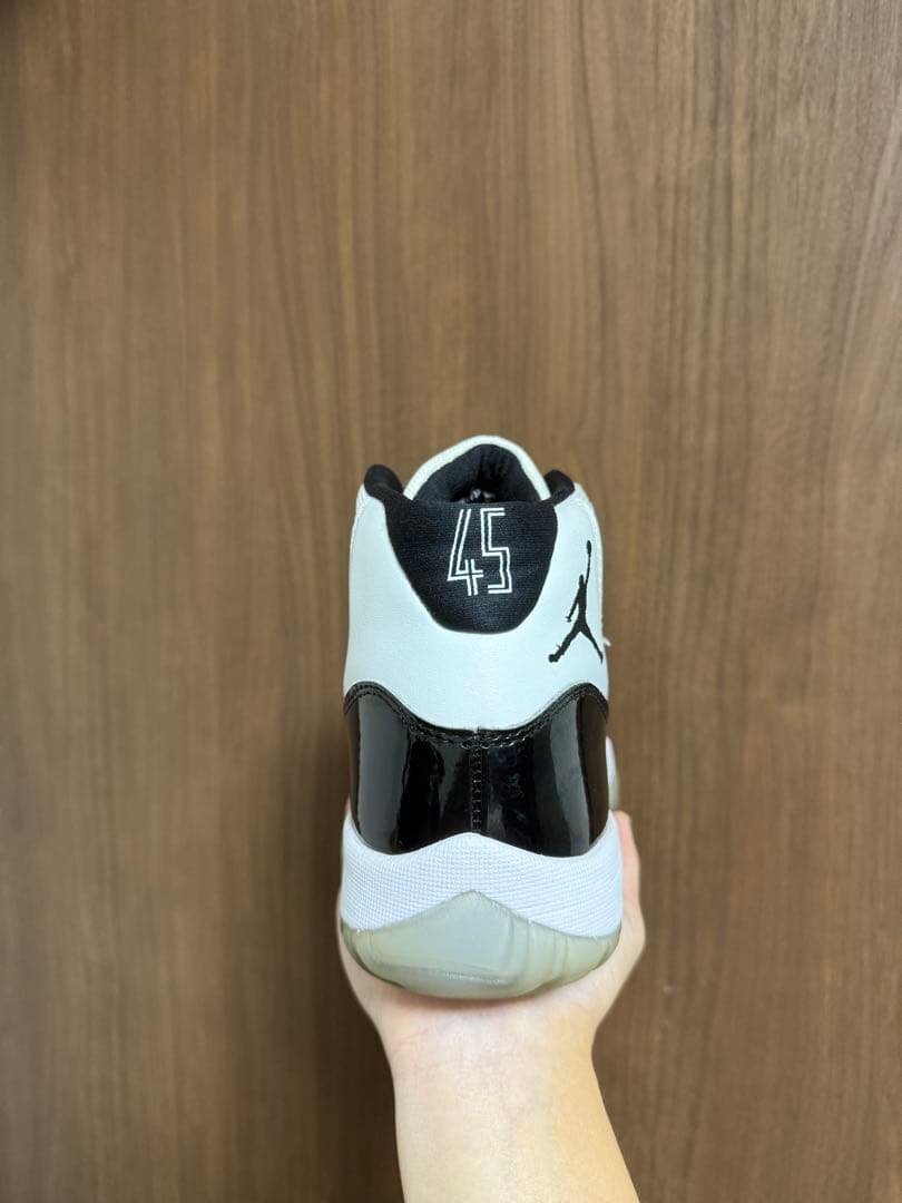 ナイキ エアジョーダン11 レトロ / ホワイト ブラック 26.5cm