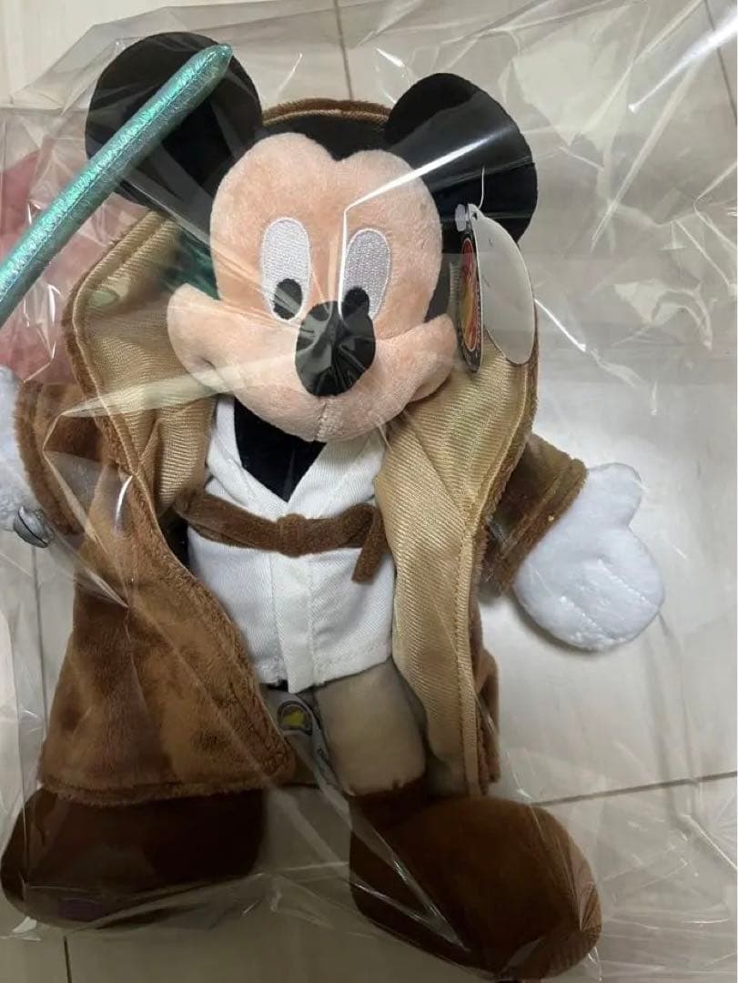 ディズニーワールド　ミッキーマウス ぬいぐるみ 楽天市場】ミッキーマウス ぬいぐるみ 全長33cm ディズニーリゾート