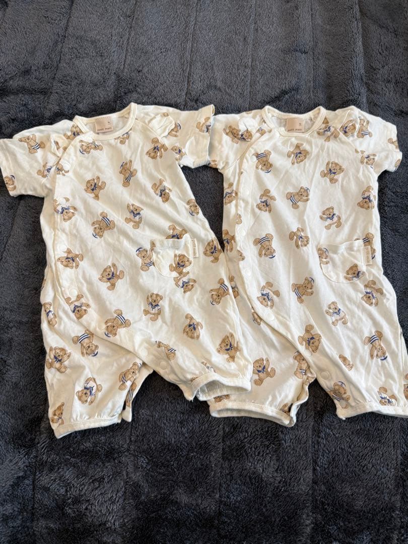 クマ柄ロンパース2着セット - メルカリ