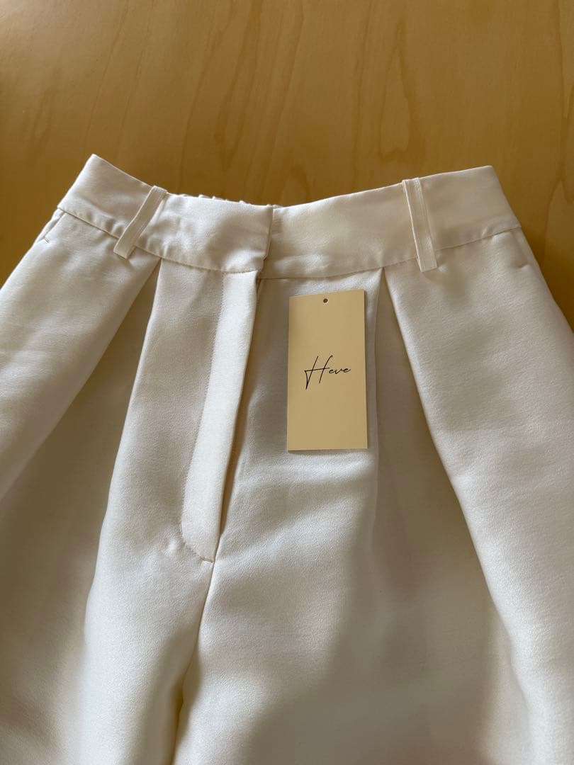 Heve シアーサテンフレアガウチョ 38 バニラ - メルカリ