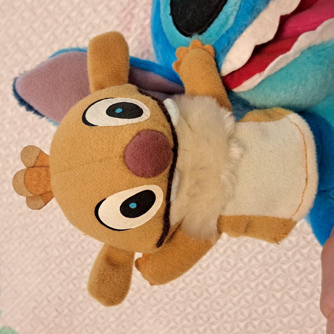 ルーベンのパペットを持ったスティッチのぬいぐるみ リロ&スティッチ