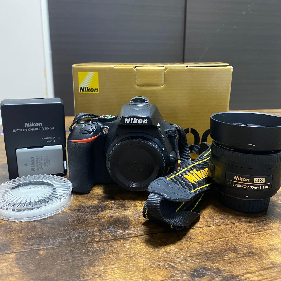 Nikon D5600 デジタル一眼レフ 本体と単焦点レンズセット　ニコンカメラ ニコン（Nikon） Nikon D5600 300mm ダブルレンズセット カメラ レンズ