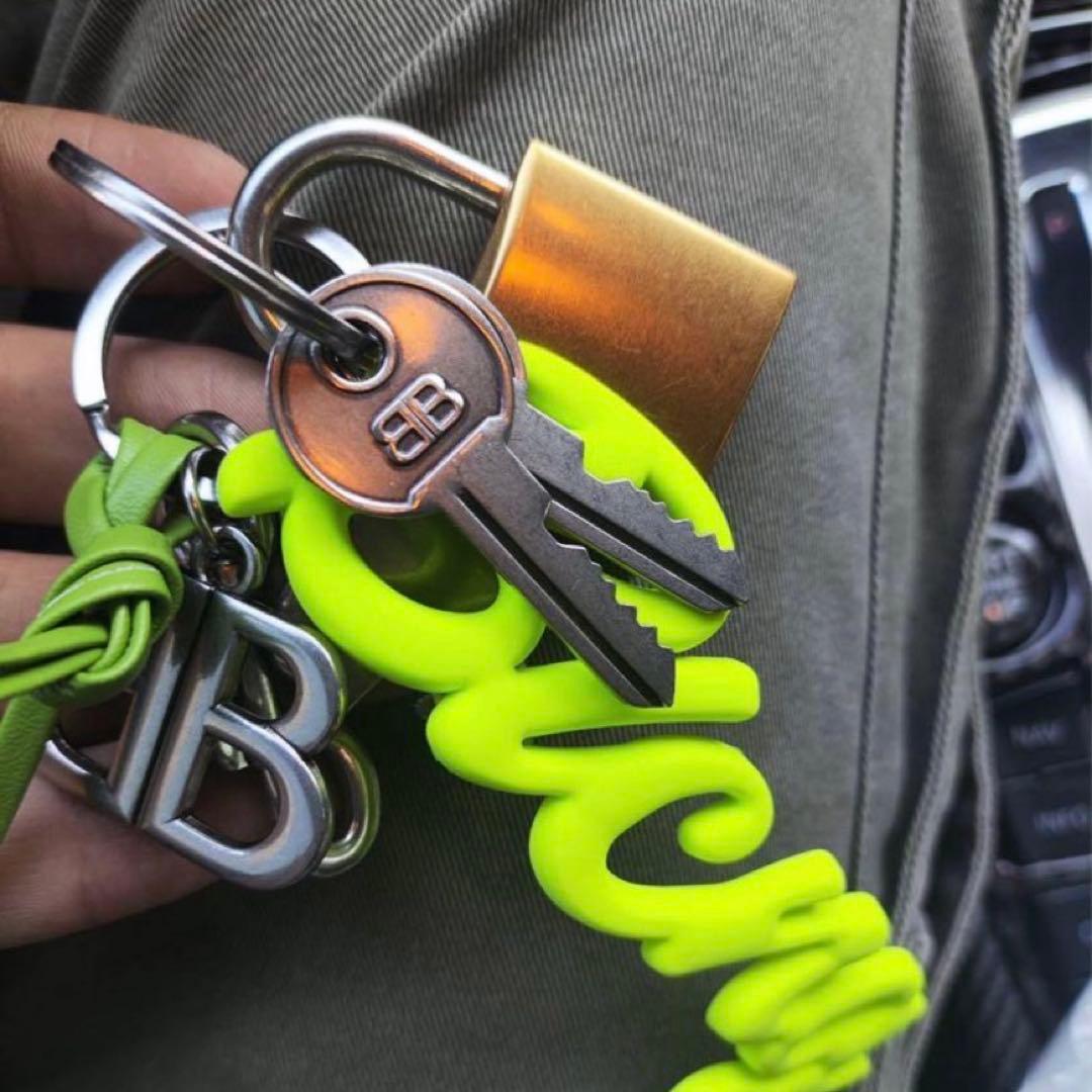 BALENCIAGA ロゴ ラバーキーホルダー イエロー 黄色 BALENCIAGA - バレンシアガ BALENCIAGA シンプソンズ The Simpsons