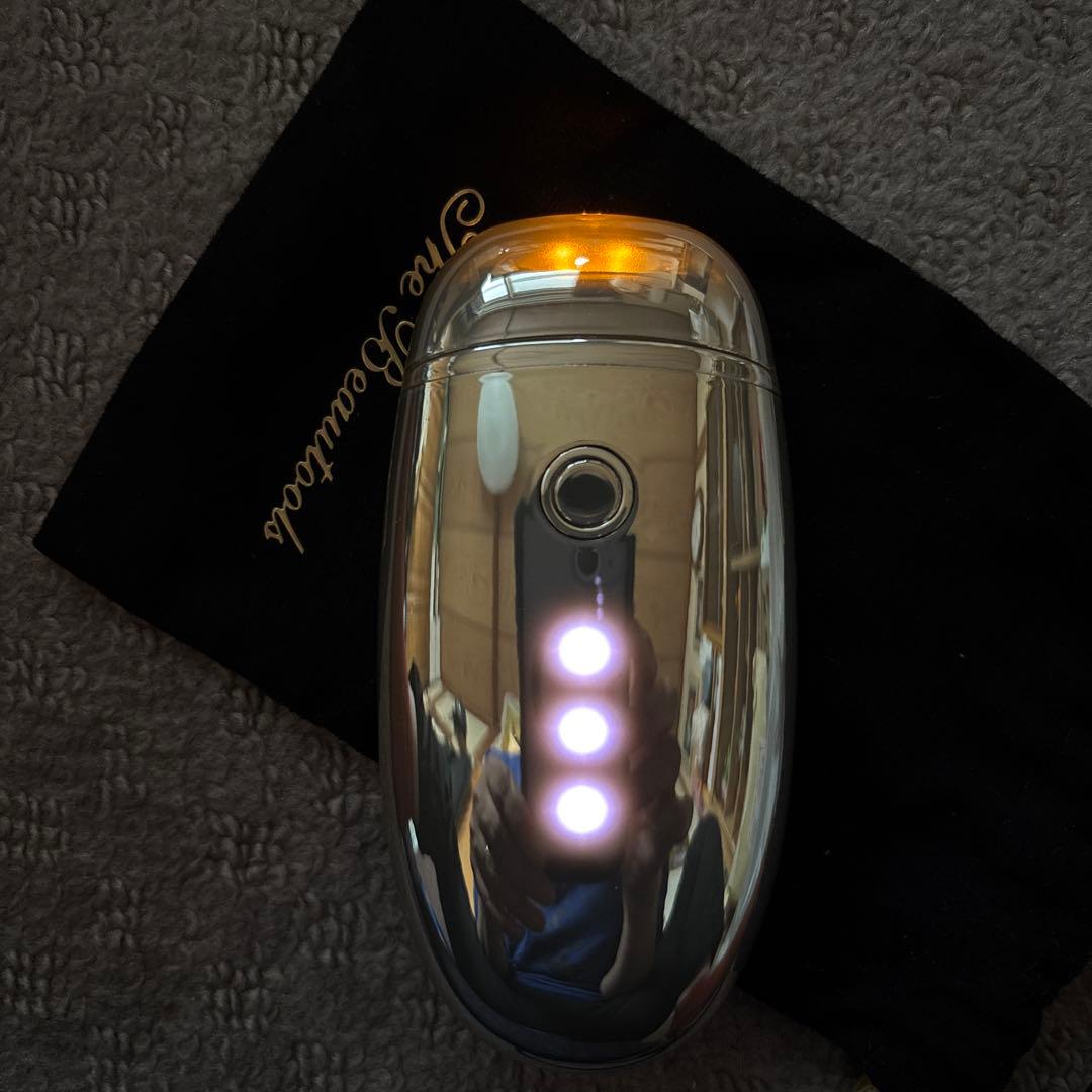 EMS複合美顔器 リフトアップ フェイス・マッサージ シルバー EMS複合美顔器 リフトアップ フェイス・マッサージ シルバー