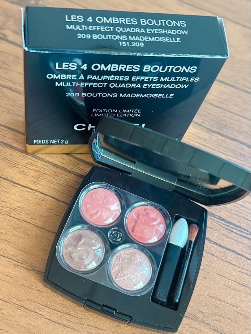 極美品♡CHANELアイシャドウ レキャトルオンブルブトン・マドモアゼル