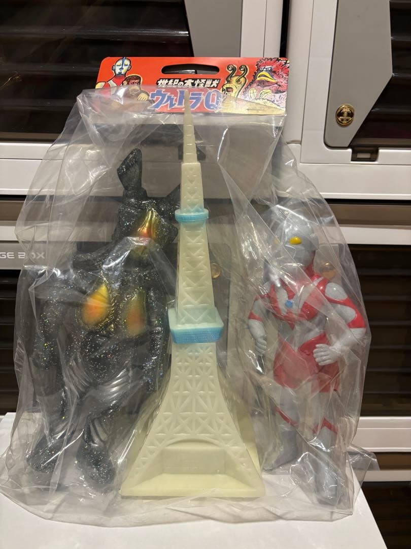 「ウルトラマン対ゼットン」350 ツブラヤストアONLINE限定セット』数量限定 特別仕様のソフビ「『ウルトラマン対ゼットン』350セット