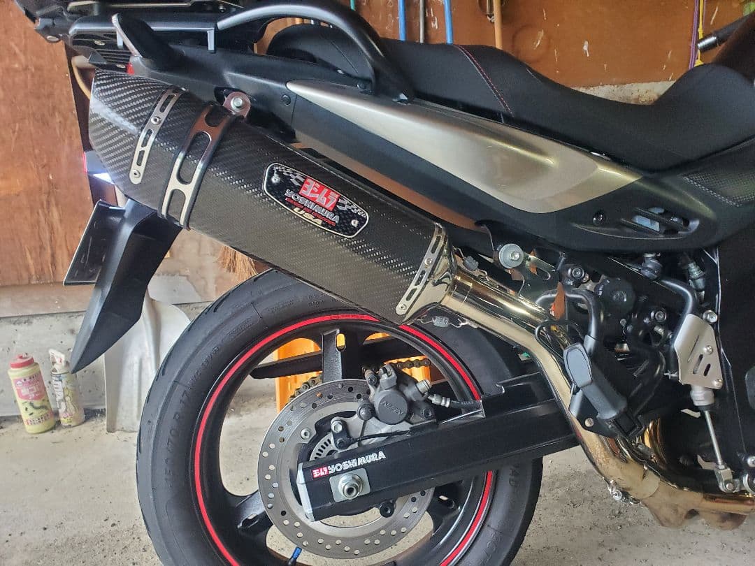 USヨシムラ用カーボンファイバー製マフラー Vストローム650 VP56A