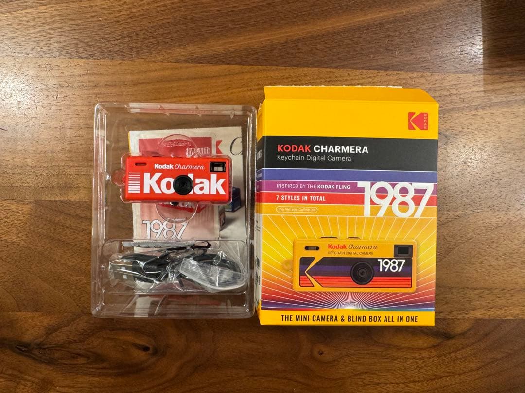 【新品未使用】KODAK CHARMERA チャーメラ コダック 赤　レッド Kodak（コダック） CHARMERA チャーメラ キーチェーン デジタルカメラ