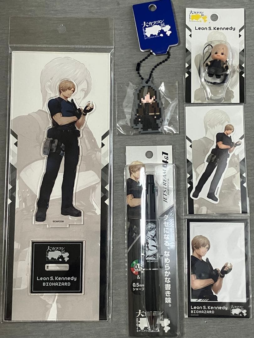 【大カプコン展】バイオハザード　レオン　セット　アクスタ　キューピー　他 大カプコン展」名古屋会場から新商品コスチュームキューピー「レオン