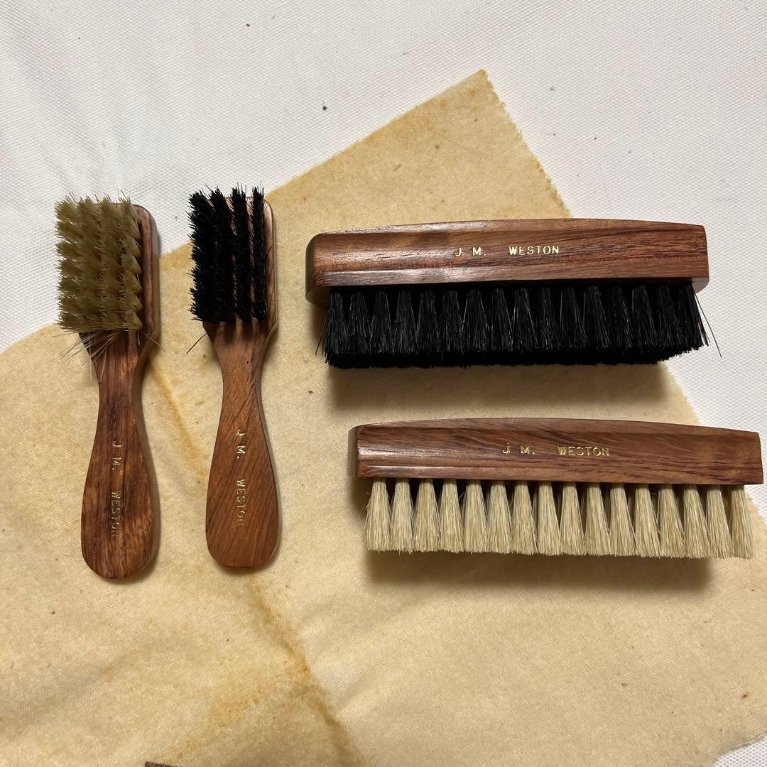 希少品】【J.M. WESTON】靴磨きセット（ケース入り） - メルカリ