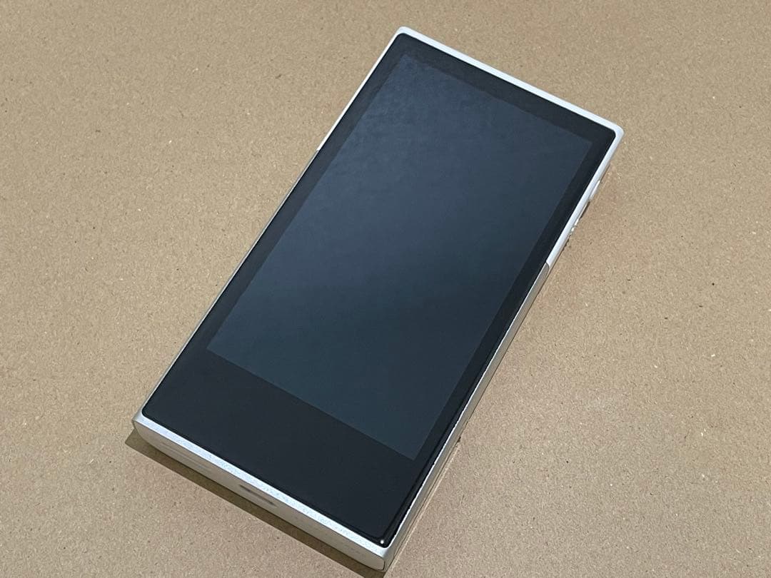 ポータブルプレーヤー ACTIVO P1 IRV-ACTIVO-P1 Whisper White ACTIVO P1 Whisper White IRV-ACTIVO-P1 8 Core Hi-rez Portable